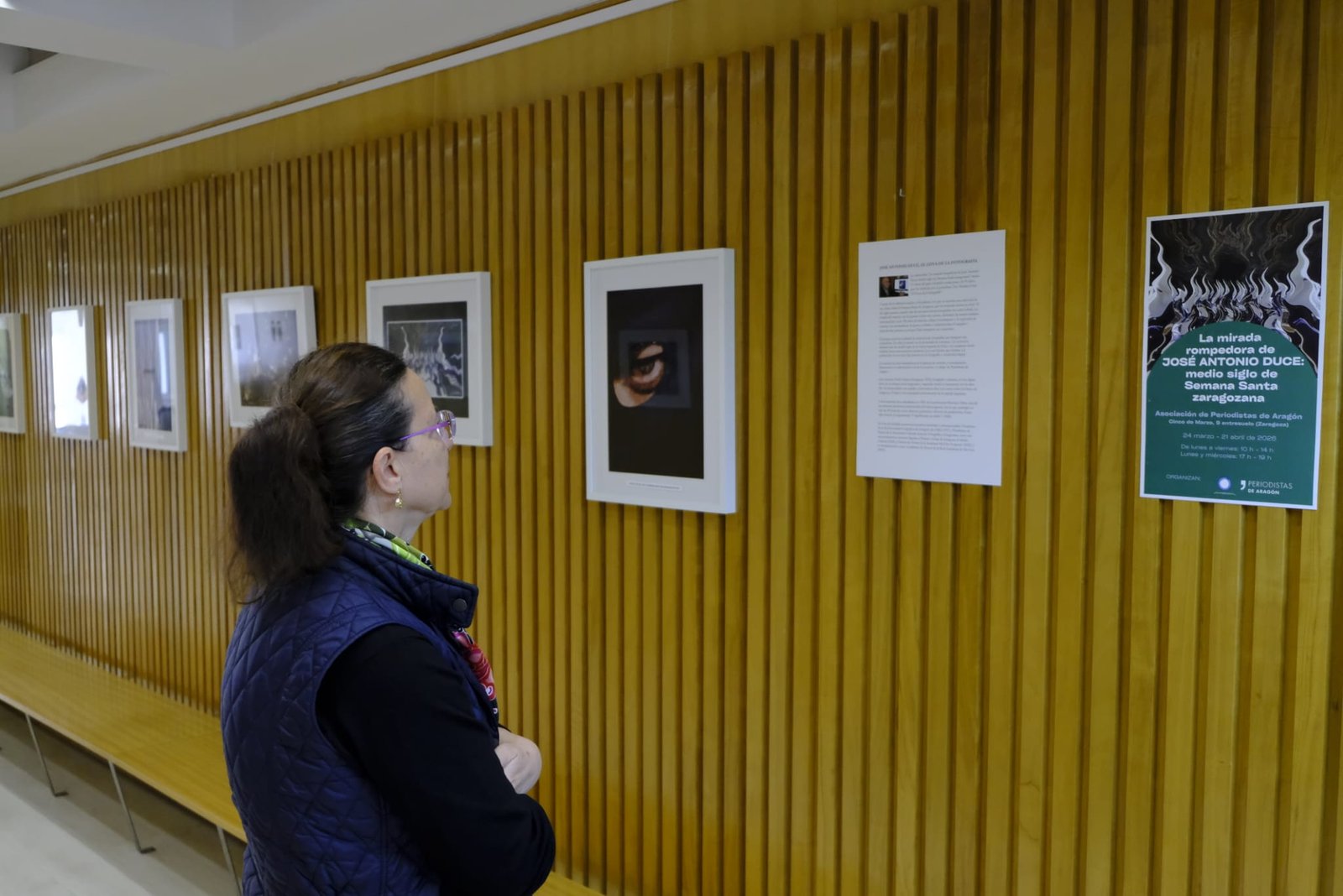 La Asociación de Periodistas de Aragón expone 15 imágenes del maestro José Antonio Duce sobre la Semana Santa zaragozana, «joyas de la fotografía moderna»